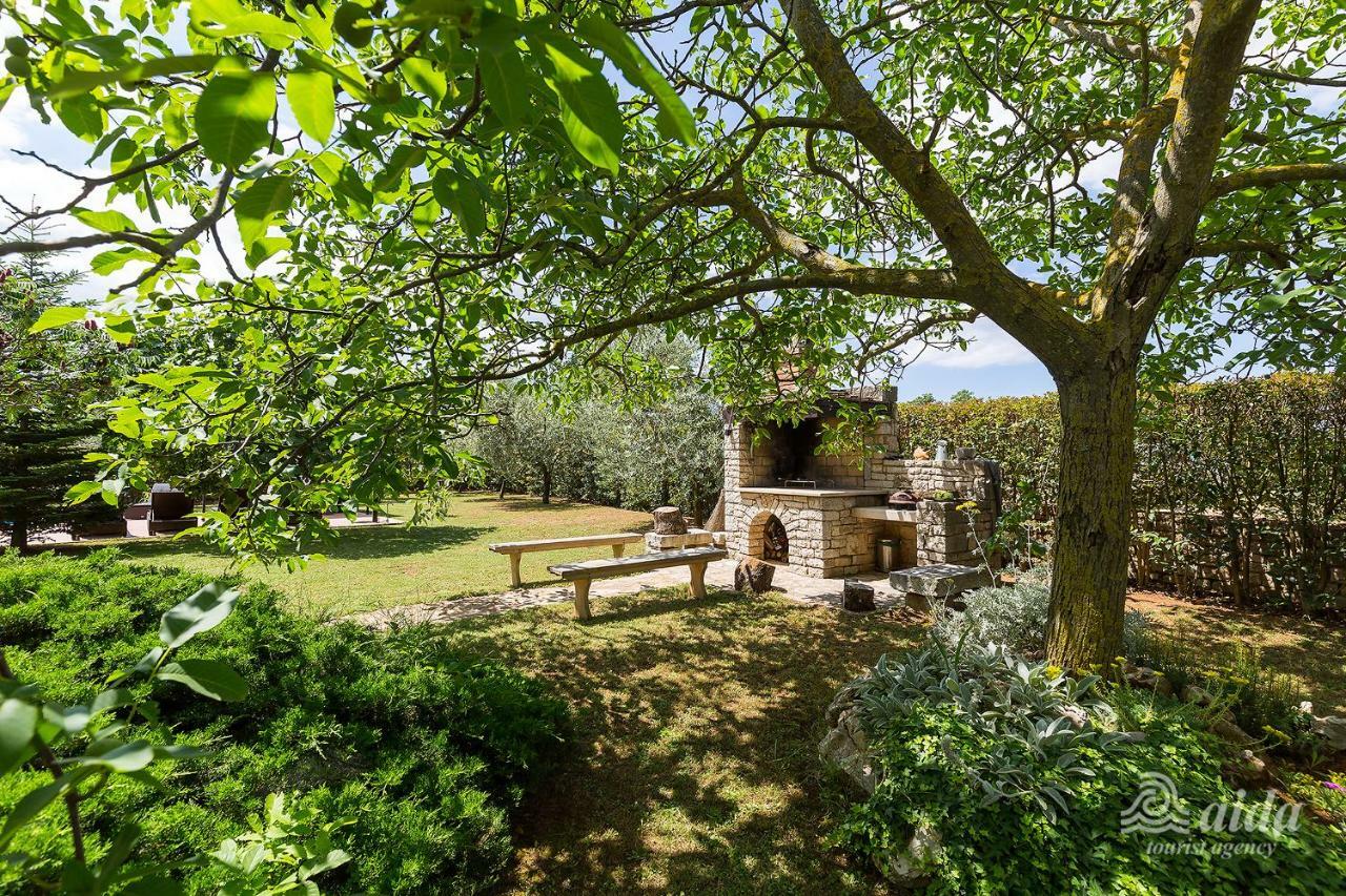 Family Vacation Villa Žbandaj 外观 照片