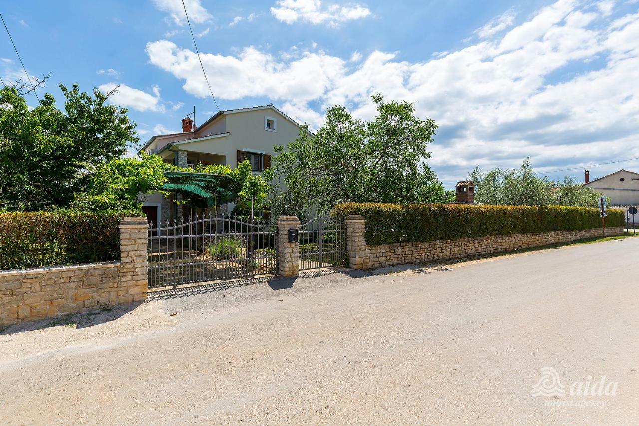 Family Vacation Villa Žbandaj 外观 照片
