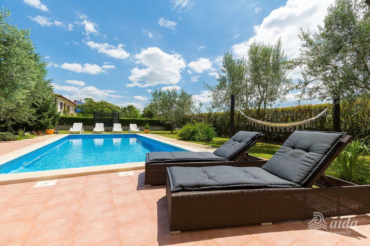 Family Vacation Villa Žbandaj 外观 照片