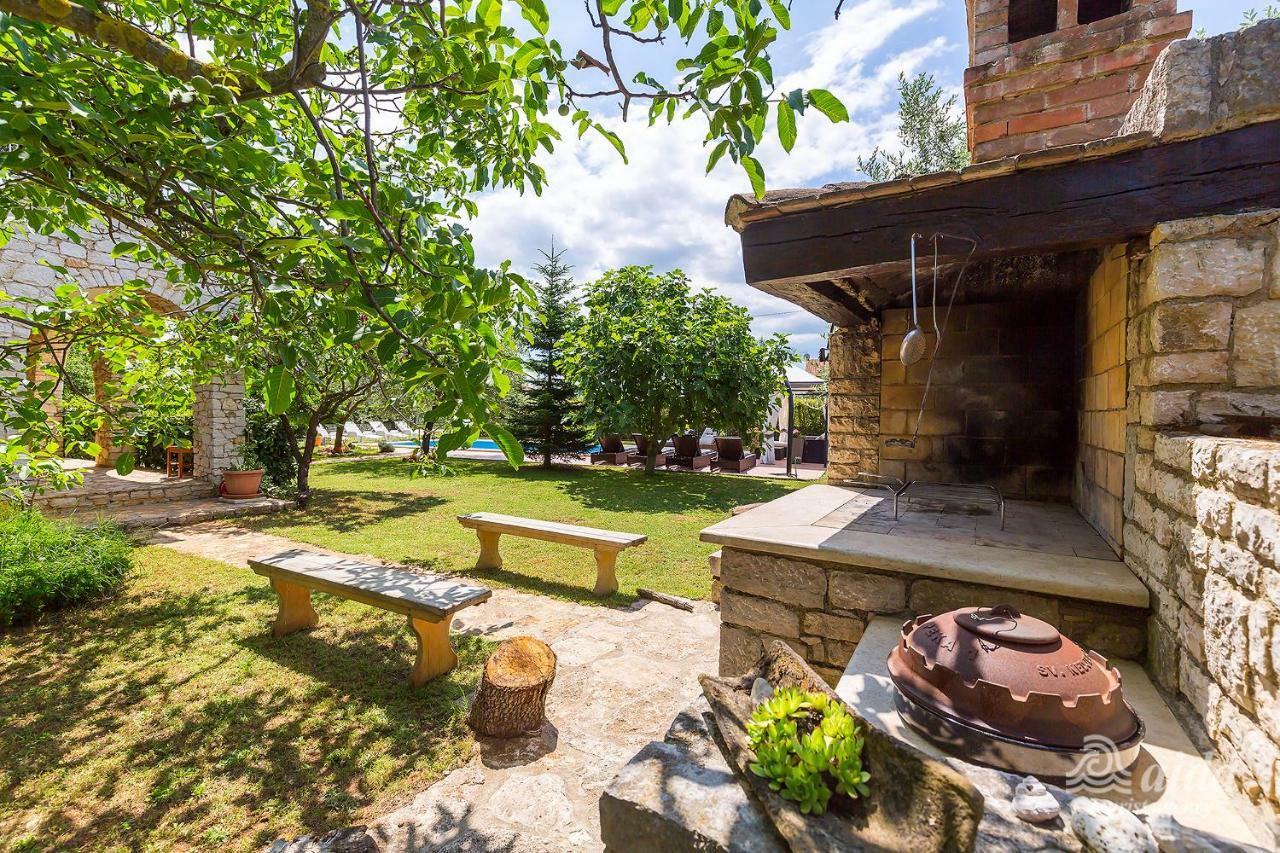 Family Vacation Villa Žbandaj 外观 照片